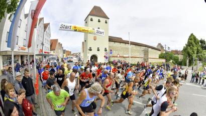 Bild: Ziegler
Startschuss beim 31. Stadtlauf in Sulzbach-Rosenberg für die Herren.