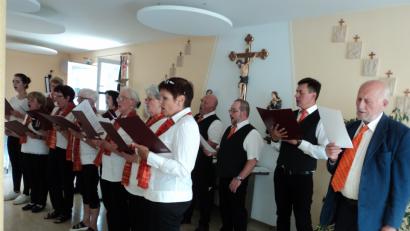 Bild: Kochherr, Siegmund [KSI] (KOCHSIE@T-ONLINE.DE)
Gern gesehene Gäste im Seniorenheim: Der Gesang- und Musikverein erfreute seine Zuhörer mit bekannten Melodien.