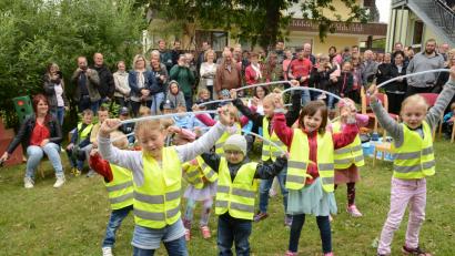 Bild: bey
Mit dem Feuerwehrtanz enden die Aufführungen beim Sommerfest