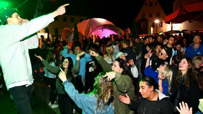 Bild: Hartl
Das Altstadtfest lebt vom vielseitigen Musikprogramm, bei dem es sicher auch mal etwas lauter zugehen kann.