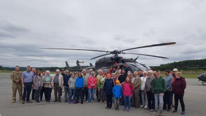 Bild: Beitrag, Externer [EXB] (kontakt@oberpfalznetz.de)
Den Truppenübungsplatz Grafenwöhr besuchten Mitglieder des CSU-Ortsverbands beim Sommerausflug.