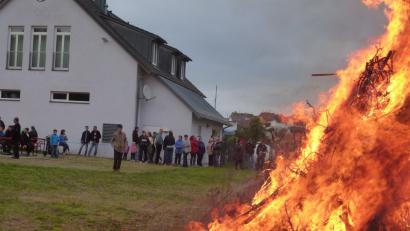 Bild: bock
Das Johannisfeuer lodert in Kaltenbrunn.