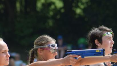 Bild: exb
Lara Tonak vom Team Oberfpalz (links) siegte bei der „Deutschen“ im Biathle und in der Disziplin Modern Triathle holte sie Silber.