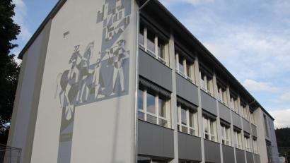 Bild: frd
Das ehemalige Schulhaus ist durch die Ratsmitglieder auf "Haus der Vereine" getauft worden
