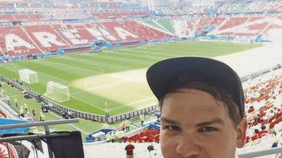 Bild: exb
Noch gut drauf: Michael Hösl im Stadion von Kasan – vor dem Spiel gegen Südkorea.
