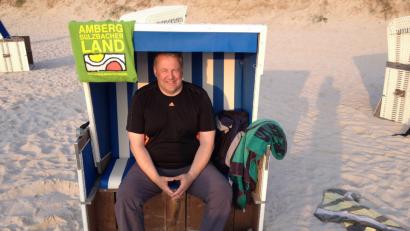 Bild: exb
Mit diesem Urlaubsfoto auf Sylt im vergangenen Sommer brachte Landrat Richard Reisinger  den Stein für die Kampagne quasi ins Rollen.