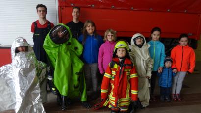 Bild: Steiner, Gerhard [STN]
Die Aktionen des Kinderferienclubs sind bei den Kleinen sehr gefragt - hier der Besuch der Feuerwehr