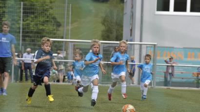 Bild: Ziegler
Beim Volvo Cup des SV Raigering werden die Nachwuchstalente wieder dem Ball nachlaufen.