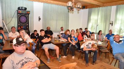 Bild: fjo
Die Bayernfans verstehen die Welt nicht mehr. Ein so frühzeitiges Aus der deutschen Mannschaft bei der Fußball-Weltmeisterschaft hatten sie nicht erwartet.