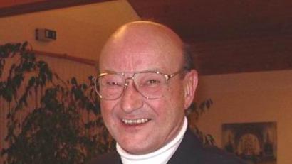 Bild: u
14 Jahre lang, von  1989 bis 2003, ist er Hirschauer Stadtpfarrer: Norbert Demleitner, der heute sein 60. Priesterjubiläum feiern kann.