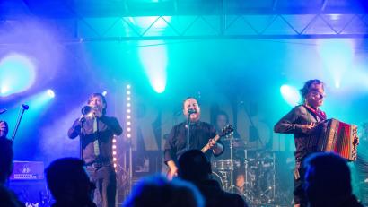 Bild: joz
Die Band "Knackwatschn" aus Graz ist auch dieses Jahr beim Waldsassener Bürgerfest auf der Bühne vor der Basilika dabei.