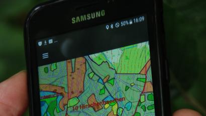 Bild: ptr
Beim Angriff des Borkenkäfers ist die neue App auf dem Smartphone ein praktischer Helfer. Wege und Waldgrenzen sind gut zu erkennen..Start ist am 1. Juli 2018.