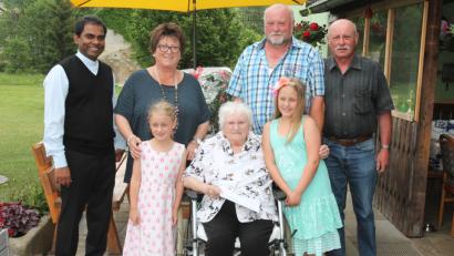 Bild: pi
Frieda Wittmann genießt die Feier zu ihrem 90. Geburtstag.