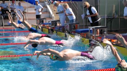 Bild: Gebert
333 Schwimmer kämpften bei 1924 Starts im Tirschenreuth Freibad um die Titel bei der Bezirksmeisterschaft.