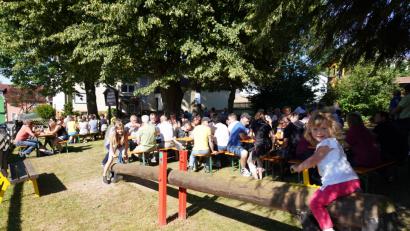 Bild: fvo
Beim Siedlerfest haben auch die Kinder ihren Spaß.