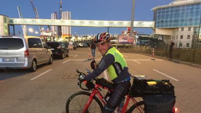 Bild: Wolfgang Stöckl
Warten auf die Fähre: Wolfgang Stöckl in Sassnitz