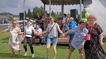 Bild: Wild
Die Musik von „Green Dot“ animierte viel Besucher zum Tanzen.