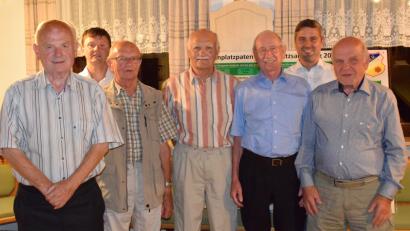 Bild: WKU
Die Geehrten (von links): Hans Häberlein, Martin Lederer, Hans Gebhard, Georg Ziegler, Franz Pesold, Christian Koch und Georg Blendinger (entschuldigt waren Georg Rösel, Erwin Blendinger und Alfred Vogenauer.