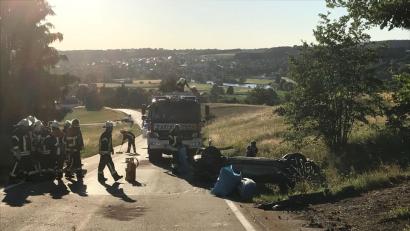 Bild: jma
Beim Eintreffen der Einsatzkräfte hatte sich der Fahrer bereits aus dem Fahrzeug befreit.