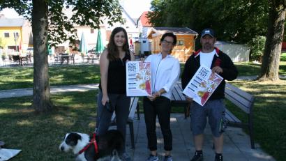 Bild: fpoz
Auf zahlreiche Besucher beim zweiten Stadtparkfest am Samstag hoffen (von links) Barbara Brunner, Bürgermeisterin Friederike Sonnemann und Bauhofleiter Artur Dziumbla.