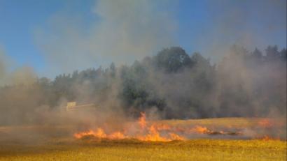 Bild: exb
Gleich zwei Mal brannte es am Sonntagnachmittag auf einem Feld in der Nähe des Neunburger Ortsteils Mitteraschau.