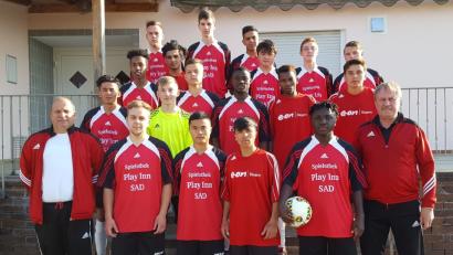 Bild: Hirsch
Multi-Kulti-Truppe: Die A-Junioren der SG-ASV Fronberg wurden in der Frühjahrsrunde Meister der Gruppe West im Kreis Cham/Schwandorf.
