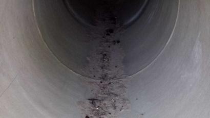 Bild: Hermann, Walther [RN] (ESB01@t-online.de)
Im Tunnelsystem des Spielplatzes an der Kreuzkirche hat eine aufmerksame Eschenbacherin Glassplitter entdeckt.