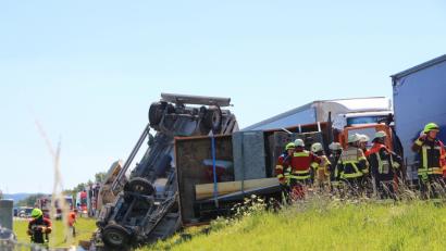 Bild: Auer, Alexander
Unfall im Stau auf der A3 bei Wörth.