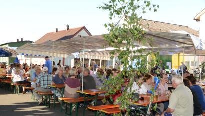 Bild: bey
Sehr gut besucht ist das Dorffest am späten Sonntagnachmittag.