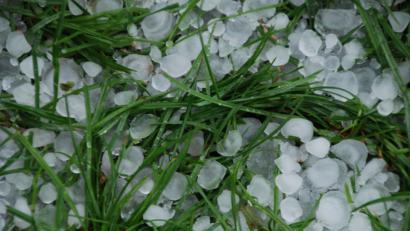 Bild: Portner
Auch vor zwei Jahren, am 26. Juli 2016, fegte ein Sommersturm mit riesigen Hagelkörnern über die Stadt hinweg.