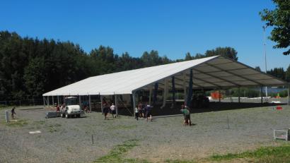 Bild: gz
Am Dienstag hieß es für alle Frauen und Männer der Feuerwehr zum Zeltaufbau.