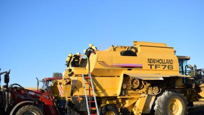 Bild: Jürgen Masching
Bei Rottendorf brannte ein Mähdrescher.