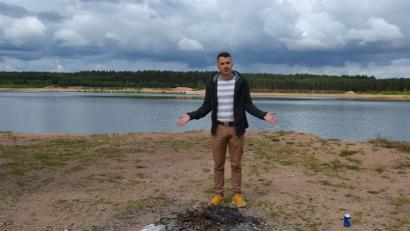 Bild: spi
Dosen, Plastikreste, Glasscherben. Warum die Menschen ihren Müll einfach auf dem Gelände beim Dießfurter Freizeitsee liegenlassen, versteht Enzo Löchel nicht und will etwas ändern.