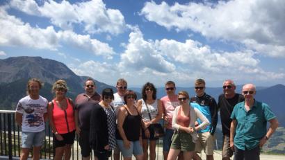 Bild: soj
Löwenfans vor weiß-blauem Himmel