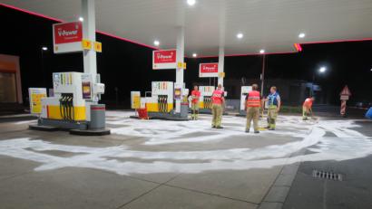 Bild: Polizei
DieTankstelle musste für die Reinigungsarbeiten zweieinhalb Stunden geschlossen bleiben.