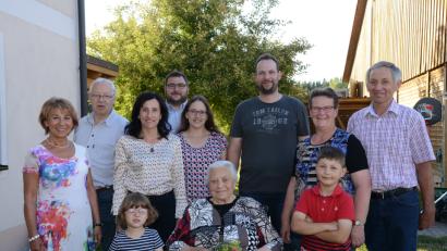 Bild: bey
Anna Hösl freut sich über die zahlreichen Glückwünsche zum 90. Geburtstag.