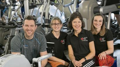 Bild: exb
Fitness-Trainer Markus Maier, Kerstin Walter, Dr. Gudrun Graf und Sandra Ehinger (von links) zeichnen für den Imagefilm der BRK-Bereitschaft Neustadt verantwortlich.
