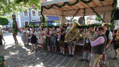 Bild: hm
„Die böhmischen Dreizehn“, ein „Ableger“ der Stadtkapelle, sorgten am Samstagabend für Stimmung.