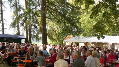 Bild: mh
Der Koppelberg ist zum OWV-Waldfest vor allem bei so gutem Wetter ein Publikumsmagnet.