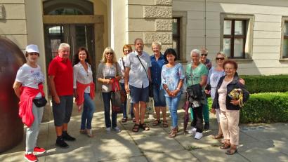 Bild: Dobmeier
„Dem Verbrechen auf der Spur – Weiden mal anders“ - unter diesem Motto führte Eva Ehmann (Dritte von links) ) an historische Orte in der Innenstadt.