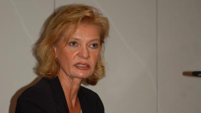 Bild: Hanna Gibbs
Margit Brandl, Leiterin des Hauptzollamts Regensburg, im Presseclub.