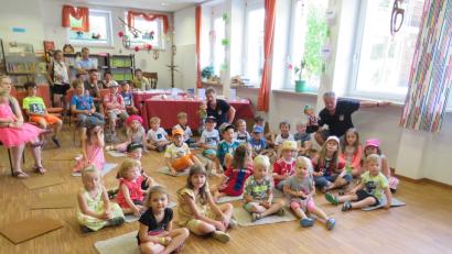 Bild: ADJ
Viel Spass hatten die Kinder mit Hermanns Kasperltheater