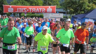 Bild: op
247 Nordic Walker machen sich auf die Strecken mit einer Länge von 7 bis 21,5 Kilometer.