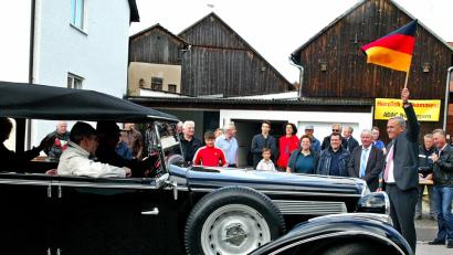 Bild: R. Kreuzer
Dieser Oldtimer ging im Vorjahr mit auf die Rundfahrt.
