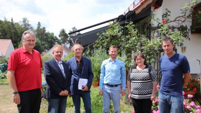 Bild: Dobler
Bundestagsabgeordnete Marianne Schieder (Zweite von rechts) und Landtagsabgeordneter Franz Schindler (Dritter von links) sprachen im Beisein des Chamer SPD-Kreisvorsitzenden Franz Kopp (Mitte) mit den Vertretern der Bundespolizei-Gewerkschaft Hans Nelz, Thomas Rudlof (von links) und Horst Wildnauer (rechts).
