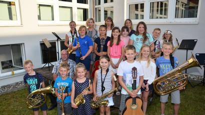Bild: fjo
Fröhliche junge Musikanten spielen sich schnell in die Herzen des Publikums.