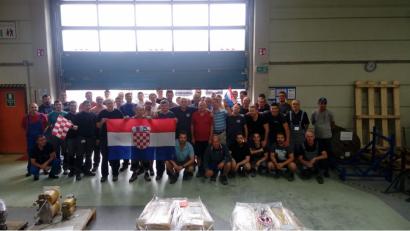 Bild: exb
Auch Mrkonjics kroatische Arbeitskollegen bei der Monting GmbH in Luhe-Wildenau hoffen auf den Finaleinzug.