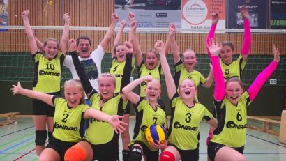 Bild: bhi
So sieht der Jubel der Sulzbach-Rosenberger U 13-Volleyball-Mädels aus.