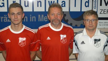 Bild: otr
Michael Grünwald (rechts) wird allenfalls sporadisch aushelfen. Marco Maier und Jiri Vicha (von links) sind die künftigen Stammkräfte im Bayernligakader des SC Luhe-Wildenau.