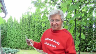 Bild: ubb
Ist WM angesagt, fiebert Tom Brankovic normalerweise mit den Freunden des FC-Bayern-München-Fanclubs "Stiftland Bazis Schönkirch" im Vereinsheim mit. Und selbstverständlich wird dafür das Club-Shirt getragen. Aber jetzt steht Kroatien gegen England im Halbfinale . Das ist für Brankovic ebenso spannend, als hätten es die Deutschen bis dahin geschafft.